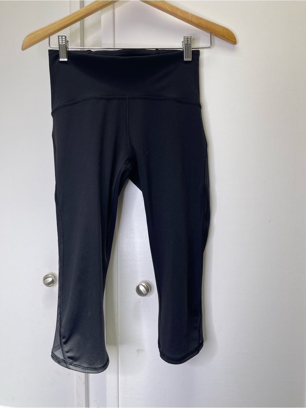 Lululemon Black Cropped Leggings Size 6 19” Inseam High Rise Yoga Pants